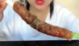 女生男友吃猪大肠爆料原视频,男友吃猪大肠引发网友热议，真实画面曝光！